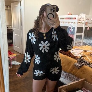 Women's Daisy Lounge Set small | Matching Pajama Set Loungewear Two-Piece